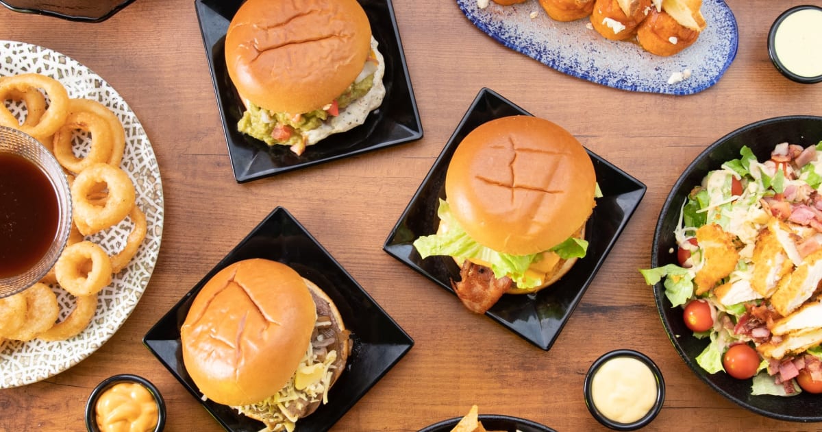 Menu De La Braca Gourmet Burgers En Elda Pedido De Just Eat Suele consumirse, sobre todo como plato principal acompañado de papas fritas y ensalada. la braca gourmet burgers en elda