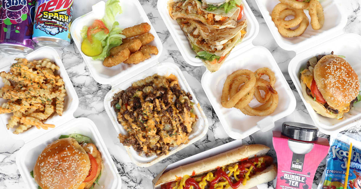 Places to eat near me that allow best sale dogs