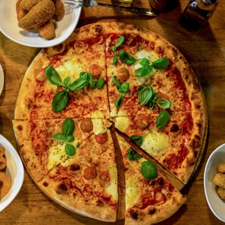 Bella pizza shop just eat