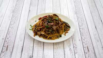 Tallarín Saltado