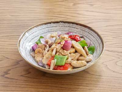 Pollo con Anacardos y Verduras