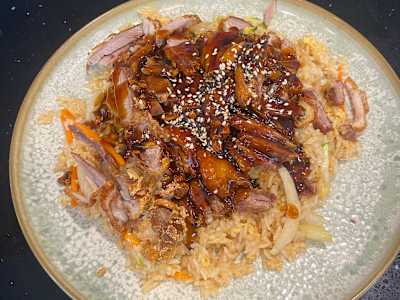 Yalimeshi con Pato y Salsa Teriyaki