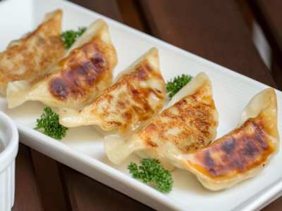 Empanadilla de cerdo a la plancha (5 pieza)