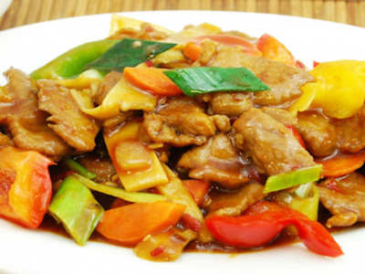 Pollo con Salsa Curry