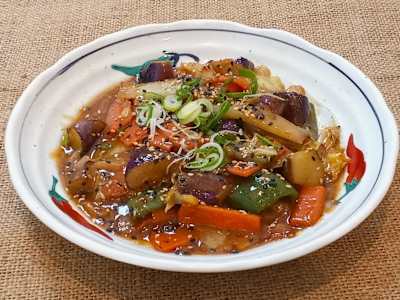 Berenjena saltada al Miso