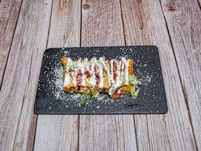 Flautas de Pollo y Queso