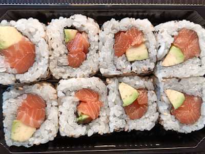 Salmón Uramaki, 8 Piezas