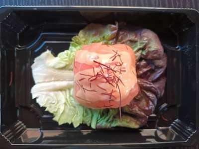 Salmón Picante Gunkan, 1 Pieza