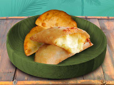 Empanada con Queso Amarillo