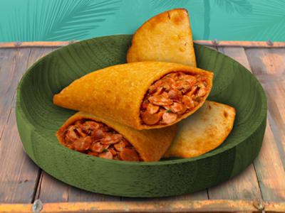 Empanada con Salchichas