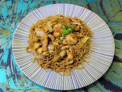 Fideos de Arroz con Tres Delicias