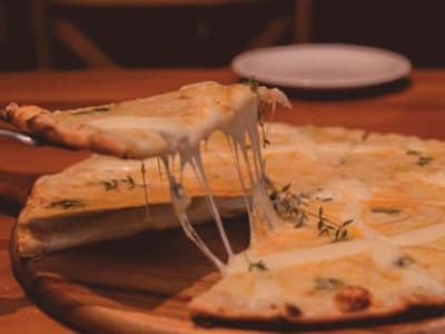 Pizza Cuatro Quesos