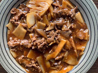 Ternera con Bambú y Setas Chinas