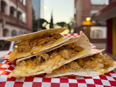 QUESADILLA POLLO CHIPOTLE