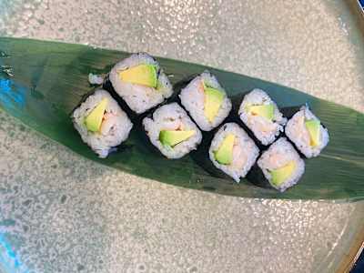 122:maki Ebi con aguacate