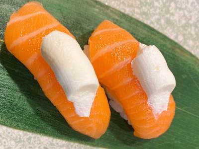128:sushi salmón con queso