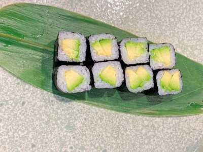 121:maki aguacate