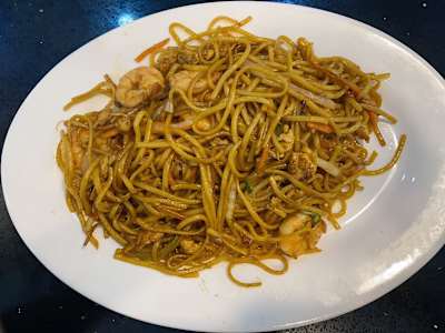 Tallarines salteados con tres delicias