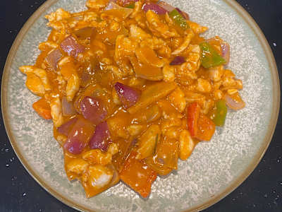 Pollo con curry rojo estilo thai