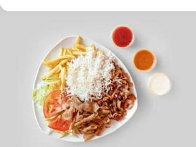 Plato Kebab de Carne con Arroz