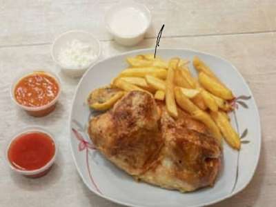 Medio Pollo Asado con Patatas y Bebida
