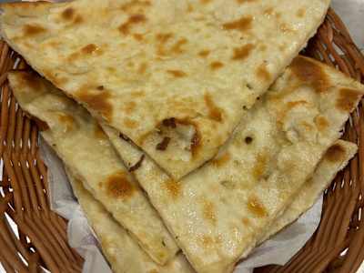 Butter Naan ( contiene gluten)