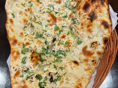 Garlic Naan ( contiene gluten)