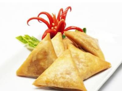 Curry samosa frito  4piezas