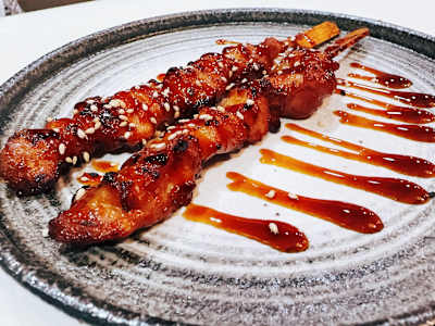 E10. Yakitori de pollo