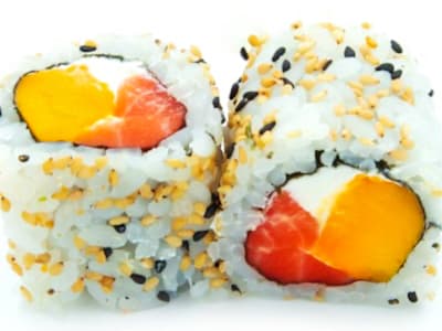 C7. Cheese salmon con mango