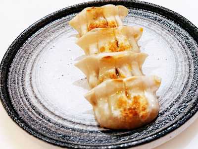 E5. Gyoza