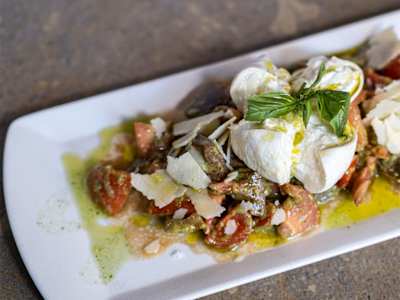 Nuestra Caprese / Caprese Salad