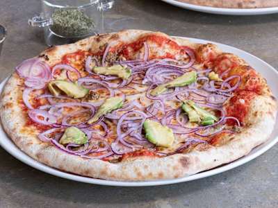 Pizza Mexicana con Toque Picante / Mexican Pizza with a Spicy Touch