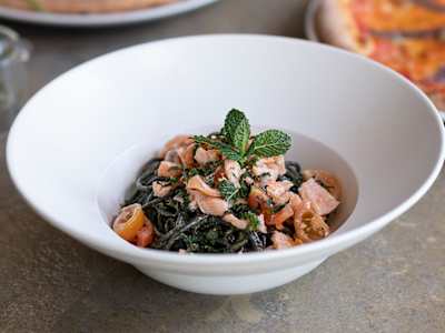 Spaghetti Negro con Salmón y Menier / Black Spaghetti with Salmon and Menier