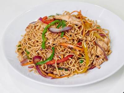 Yakisoba de Pollo