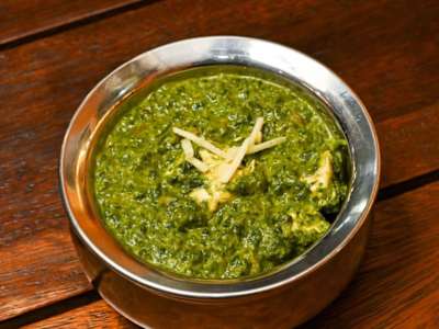 Saag Aalu (Aalu Palak)