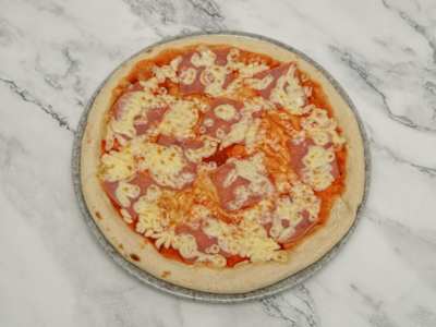 Pizza Jamón y Queso