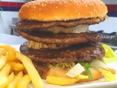 Hamburguesa Cabramelizada