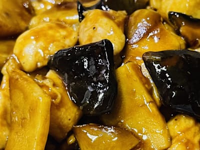 Pollo con Bambú y Setas Chinas