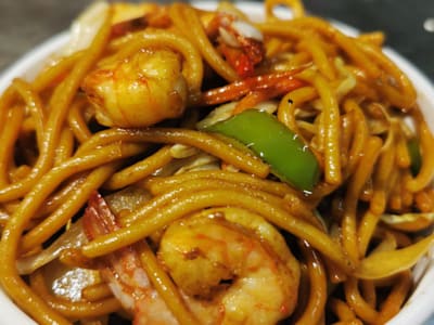 Tallarines Fritos con Gambas