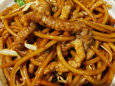 Tallarines Fritos con Ternera