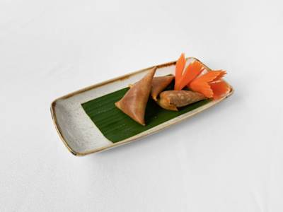 Parn Thong, Unidad