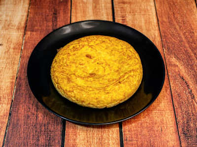 Tortilla de Patatas con Cebolla
