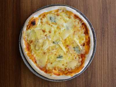 Pizza Cuatro Quesos y Boniato