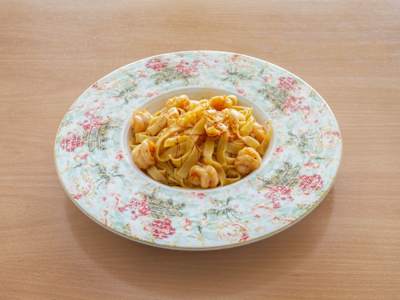 Tagliatelle al Peperoncino con Colas de Langostino