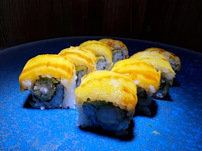 Uramaki Mango, 8 Piezas Ración