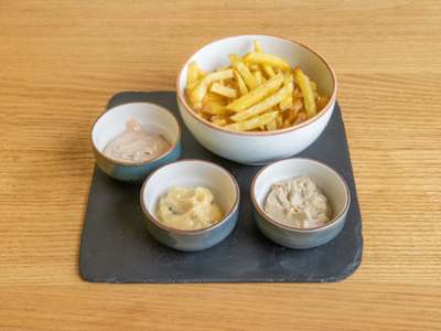 Patatas Fritas Caseras con 3 Salsas