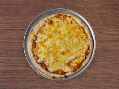Pizza Cuatro Quesos, Mediana
