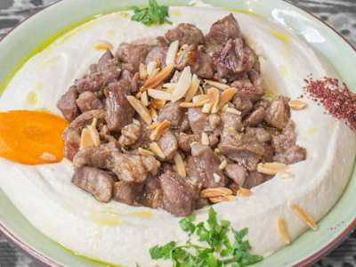 Hummus con Carne