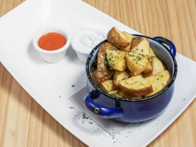 Patatas Bravas Caseras.